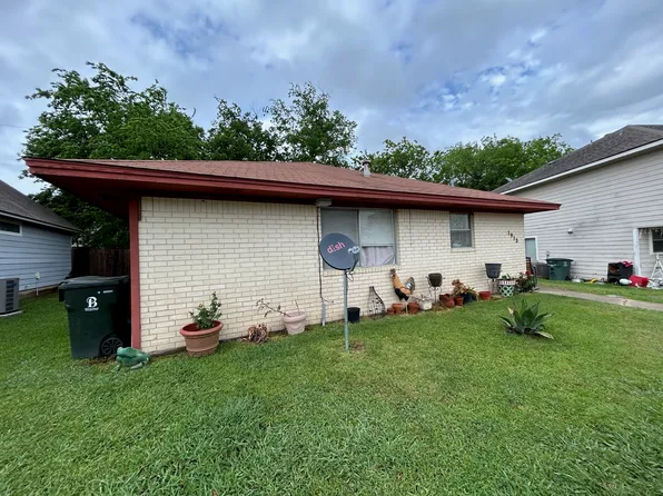 1913 Pine Tree Dr #B, Bryan, TX 77802