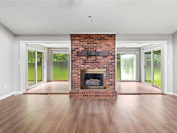 4th image of 308 Pine Valley Dr