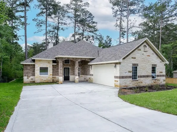 1400 River Oaks Dr, Huntsville, TX 77340