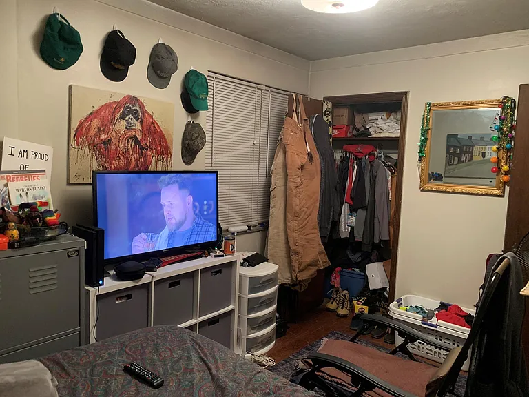 Middle Bedroom