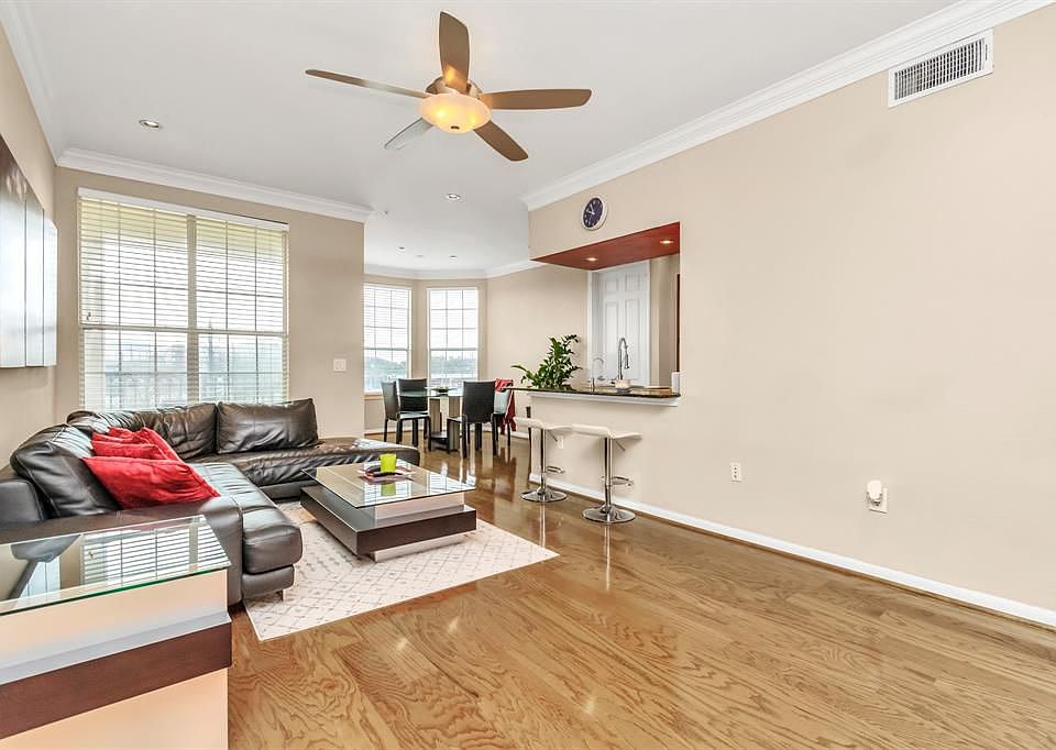 1st image of 7575 Kirby Dr APT 2226