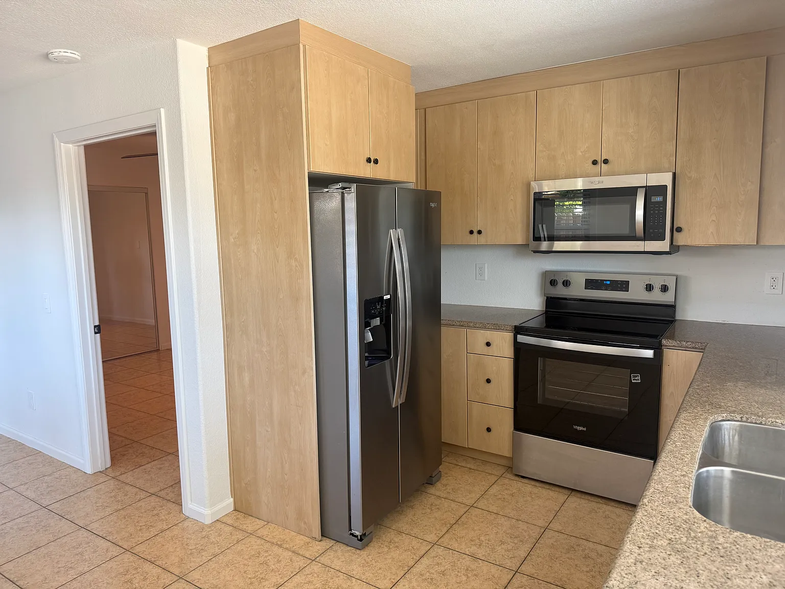1 bed, 400 sqft, $1,695 — Photo 2