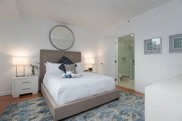 Sold by Christoph Schluender Realty | media 2