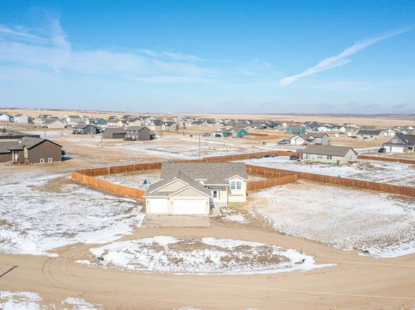 13657 Redwood Way NW, Williston, ND 58801