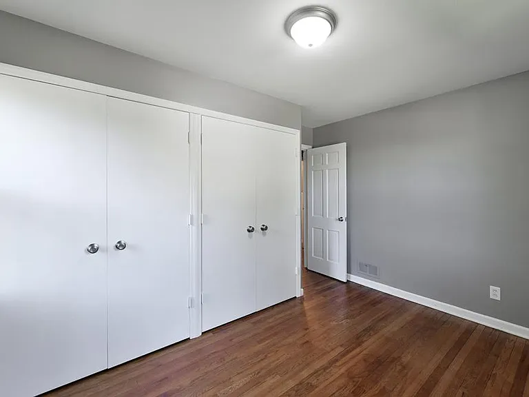 1317 Washington St — Photo 2