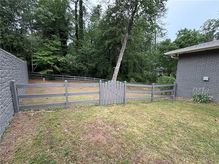 3336 Camelot Dr — Photo 66