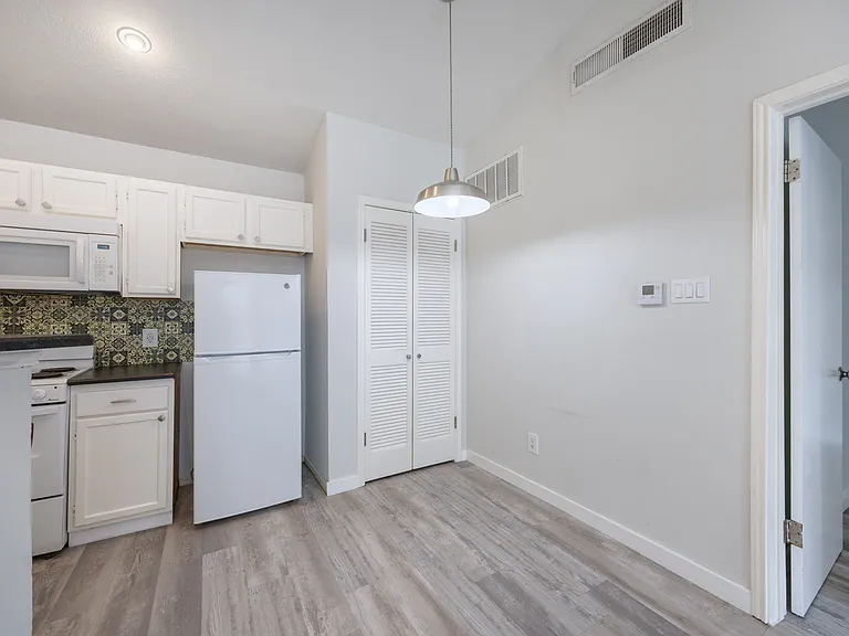 6108 Abrams Rd #329 — Photo 8