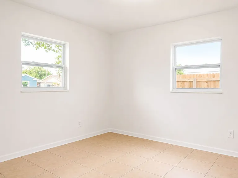 6013 Francis Dr — Photo 8