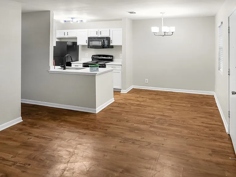 Laurel Heights Apartments — Photo 48