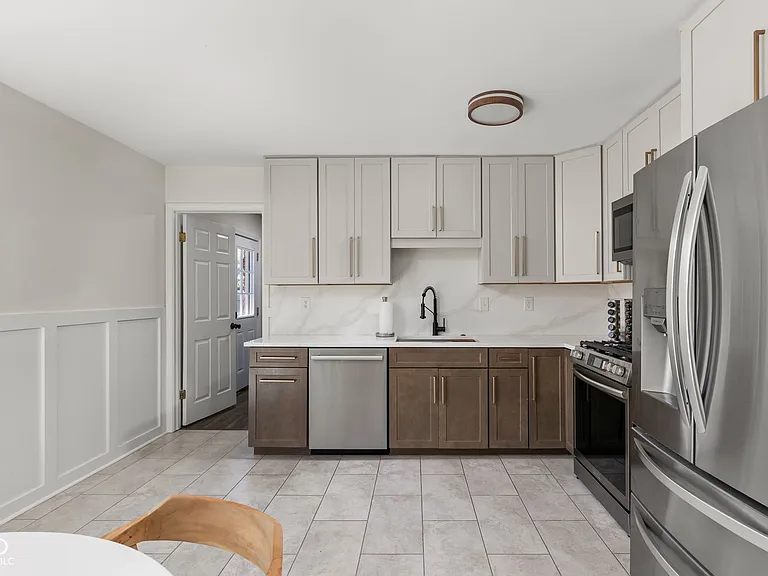 10605 Penn Dr — Photo 8