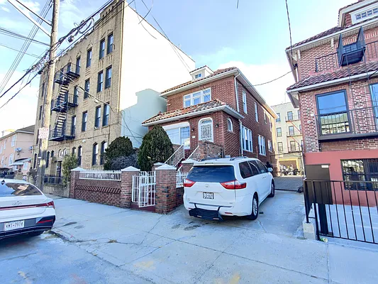 Rented by Signature Property Realty | media 1