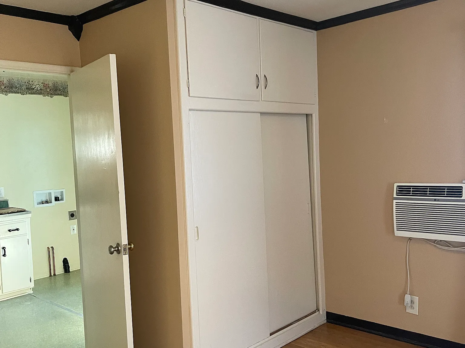 Studio, 450 sqft, $1,850 — Photo 3