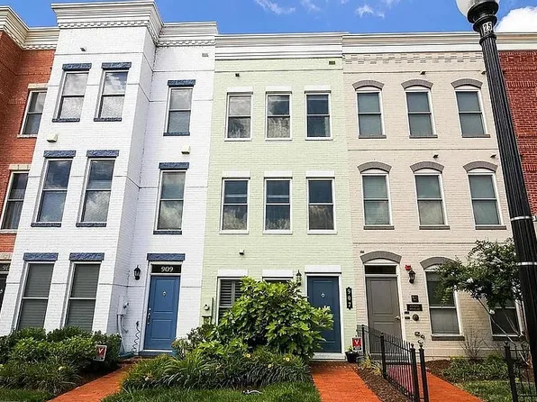 907 4th St SE, Washington, DC 20003