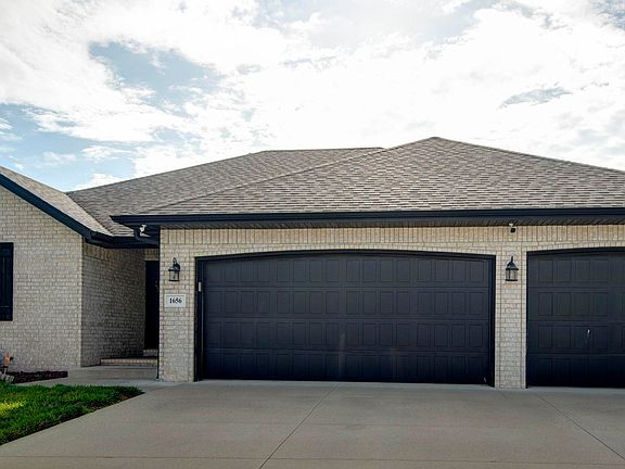 2nd image of 1656 N Penrose Avenue