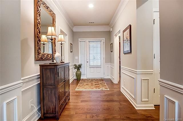 1st image of 52119 Longspur Ln