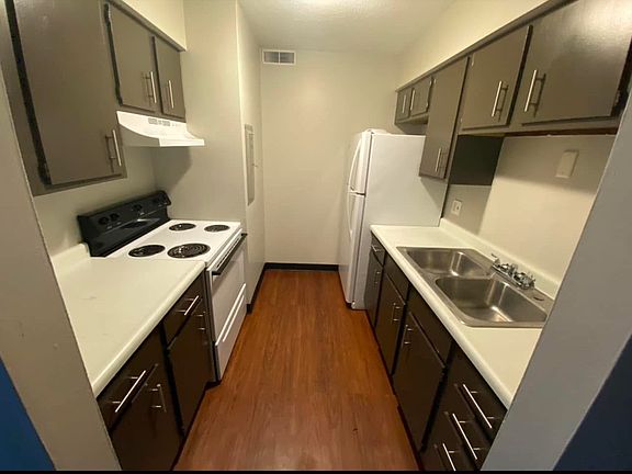 5th image of 2968 Brookside Dr