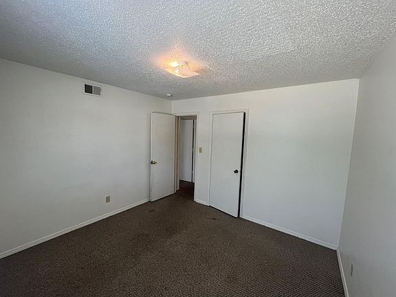 5th image of 612 S Walnut St #3