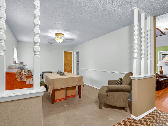 5th image of 5911 CYPRESS BEND