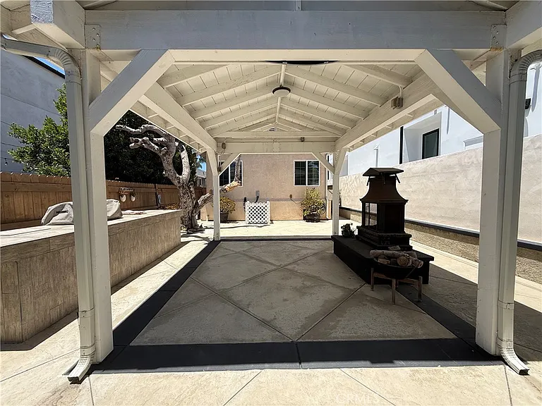 616 Huntington St — Photo 17