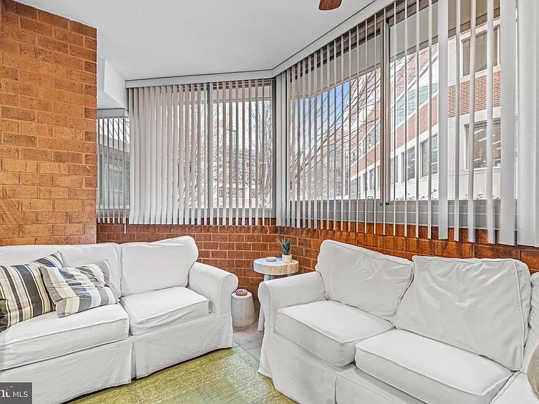 1001 N Vermont St #105 — Photo 15