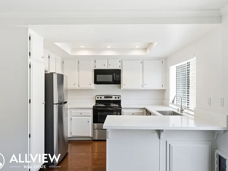 2055 W Lafayette Dr — Photo 10