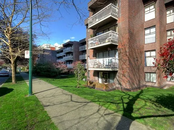 1655 Nelson St #118, Vancouver, BC V6G 1M4
