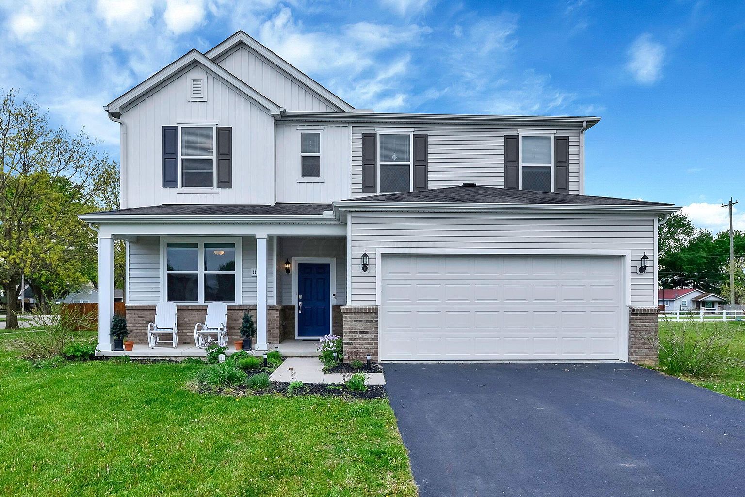 Listing photo 2 for 1138 Lake Forest Dr