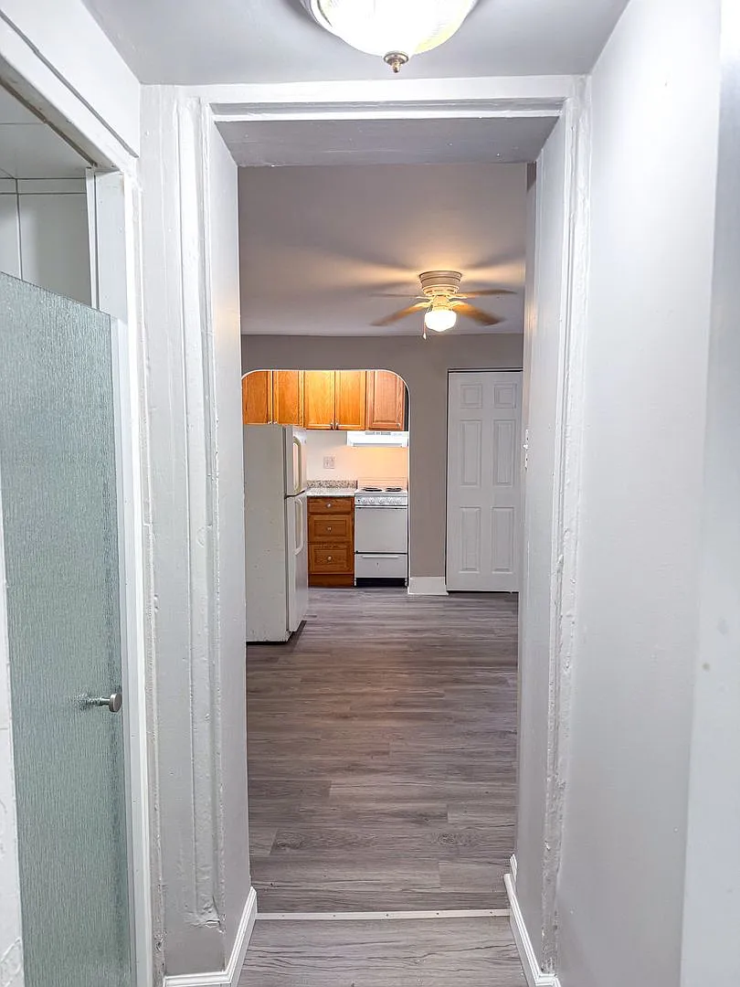 1131 Spruce St — Photo 2