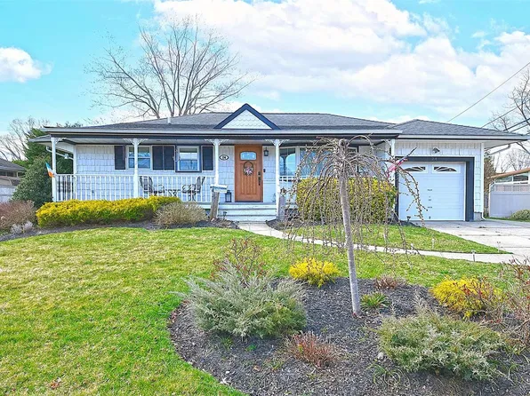 24 Keswick Drive, East Islip, NY 11730