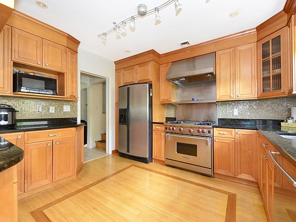5th image of 21216 Richland Ave