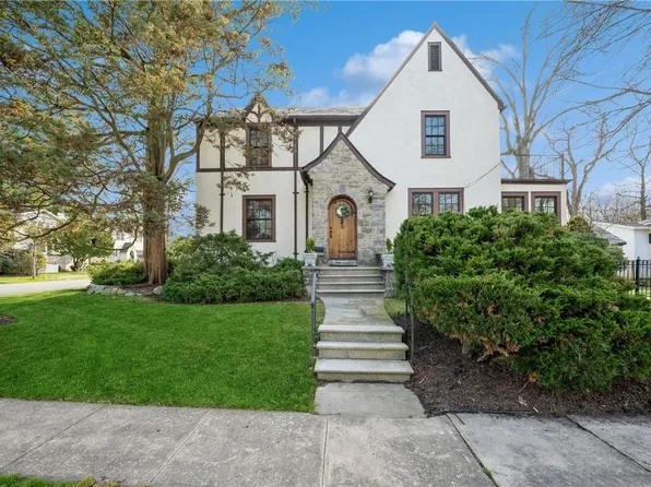 24 Monroe Street, Pelham, NY 10803