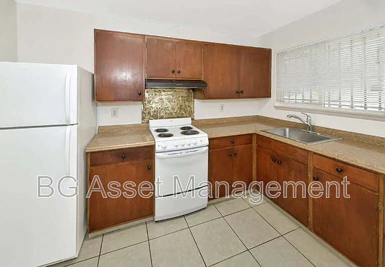 8049 Greenridge Dr #26 — Photo 3