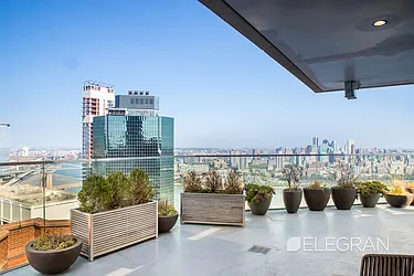 Rented by (Legacy) Elegran