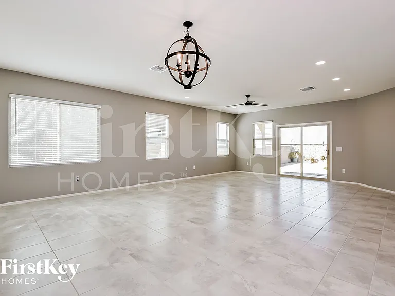 7536 S Circulo Rio Blanco — Photo 3