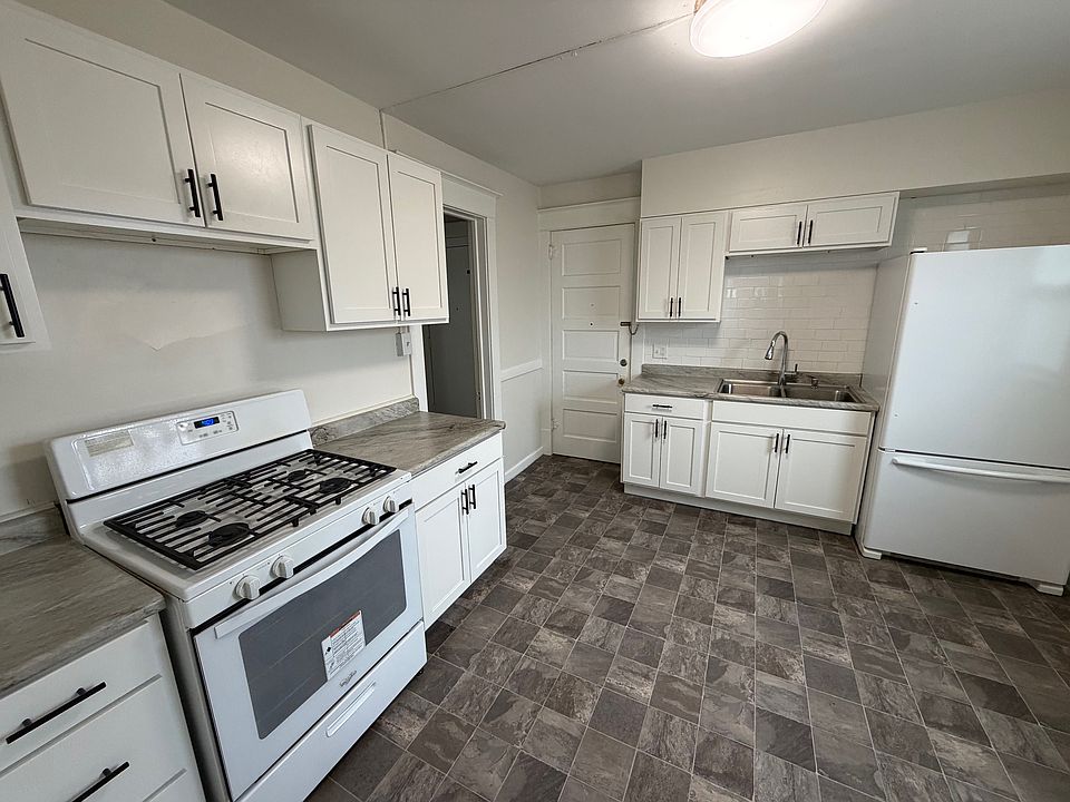 1st image of 1357 Davis Ave NW APT 1