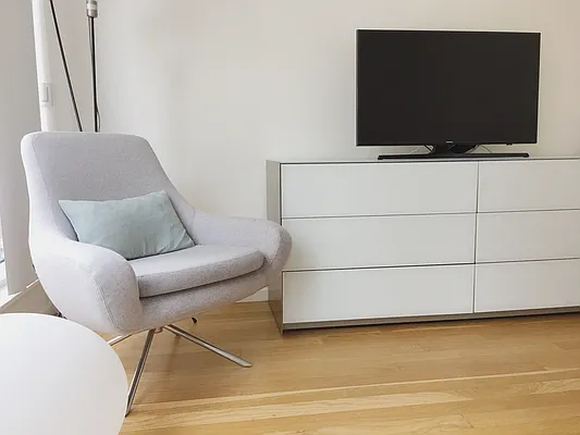 Rented by Winzone Realty Inc | media 19