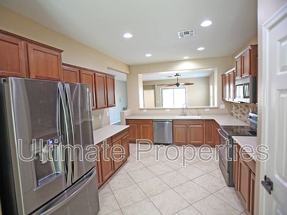 4th image of 18028 W Golden Ln