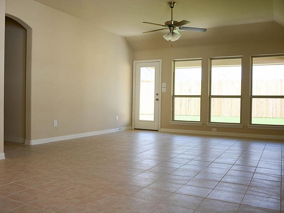 4th image of 600 Fossil Creek Dr Little Elm Tx #75068