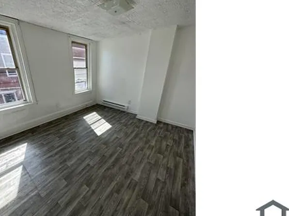 1323 W Silver St, Philadelphia, PA 19132