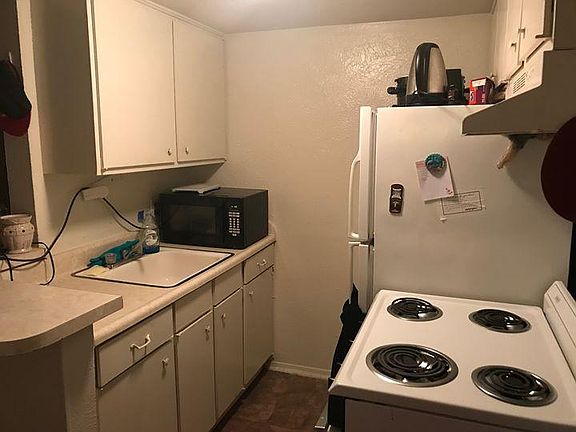 4th image of 1133 W Washington St APT 122