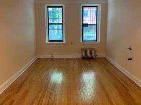 242 E 87th St, New York, NY
