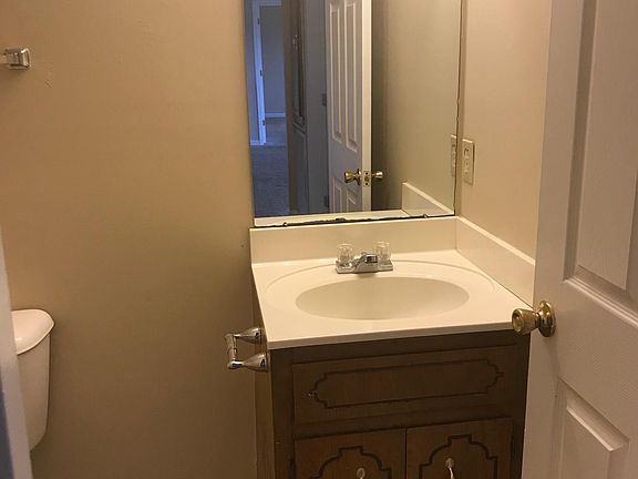 5th image of 523 Indian Ave