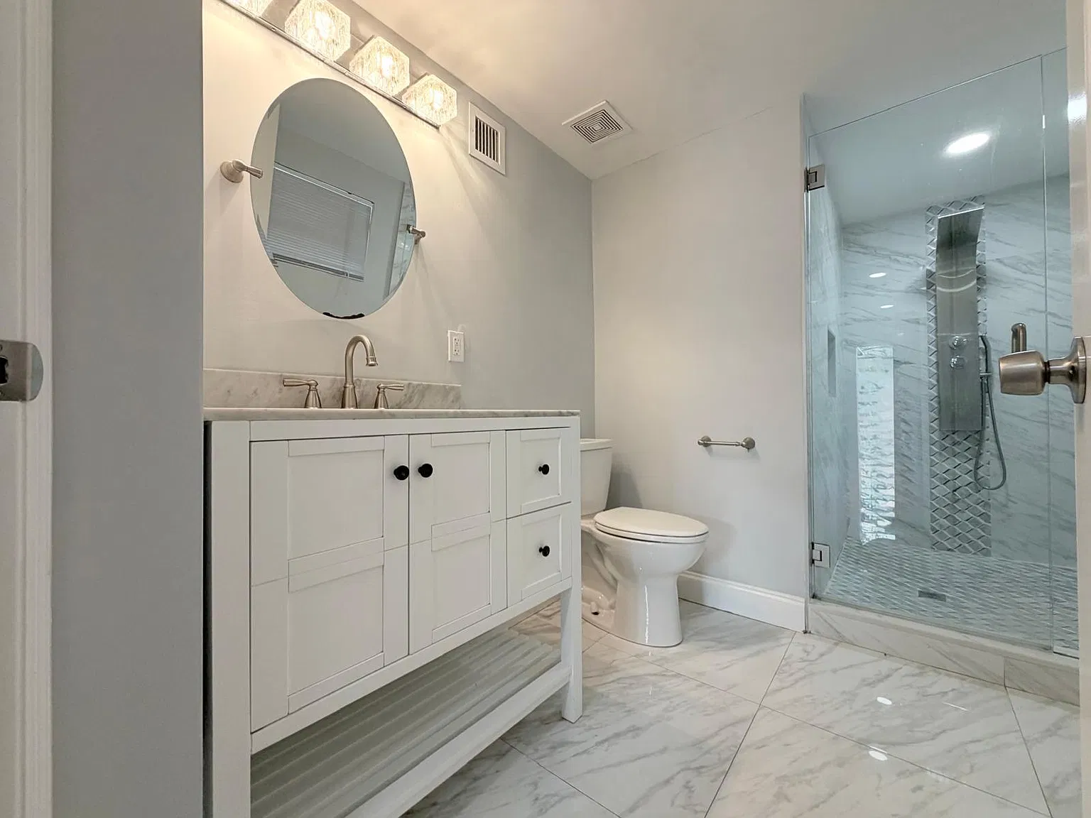 3 bed, 2.0 bath, 1150 sqft, $2,850 — Photo 2