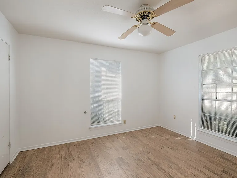 305 W Woodlawn Ave #103 — Photo 13