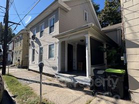 810 Monroe St