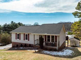 125 Rosebud Ln, Gray, TN 37615