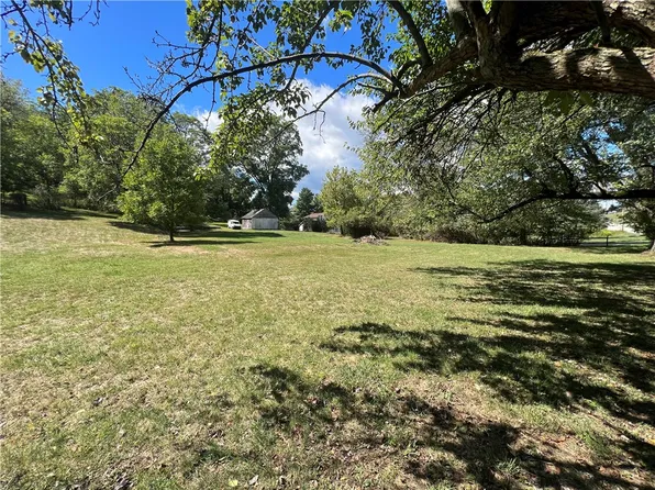 327 Circle Dr, Elizabeth, PA 15037