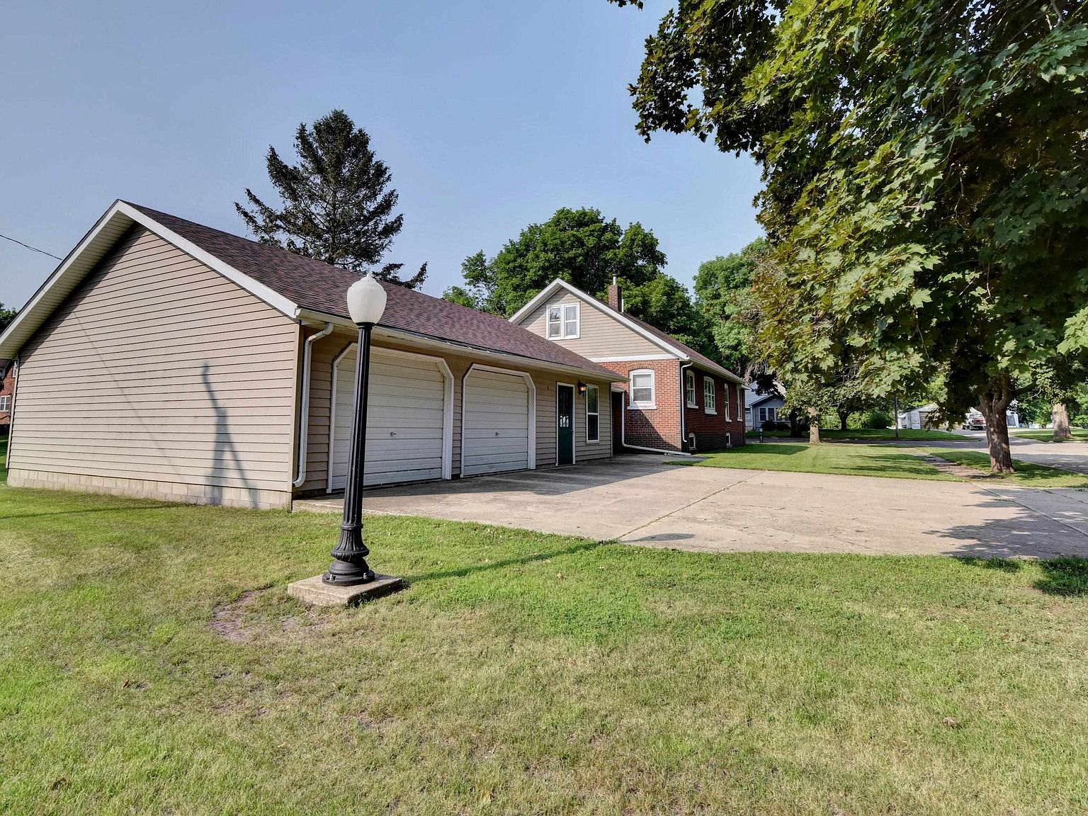 304 S 2nd St, Ringsted, IA 50578 Zillow