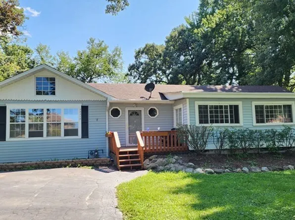23217 W North Lakewood Ln, Lake Zurich, IL 60047