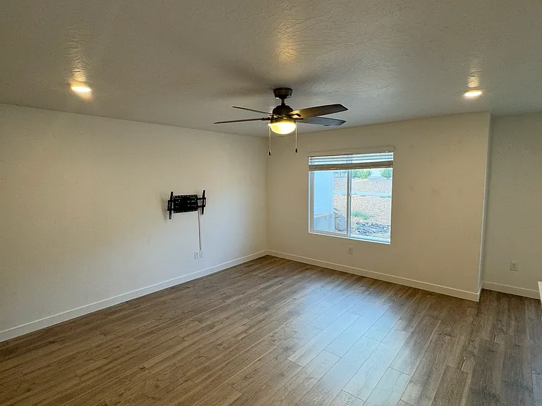 1792 S Wolverine Way — Photo 4